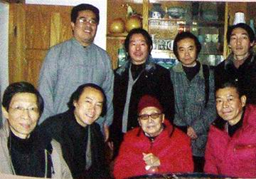 南京印社部分社员与沙曼翁先生合影.JPG