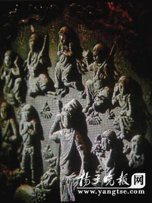 1227377099625AC03006_b.jpg
