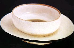 北宋牙白刻花莲花茶盏、托.jpg