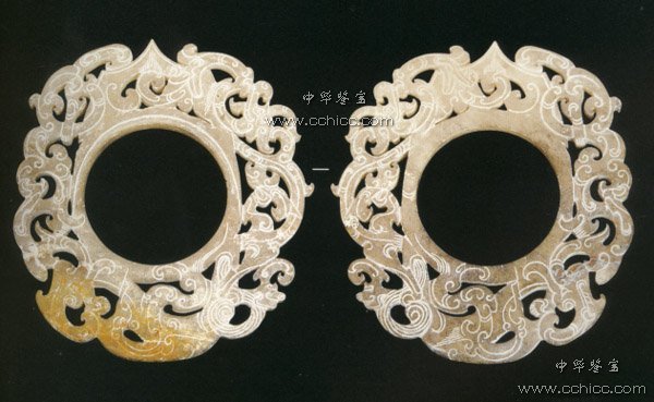 22、东晋 心形玉佩.jpg