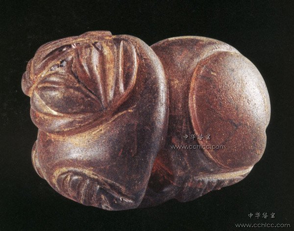 34、琥珀兽形饰 六朝.jpg