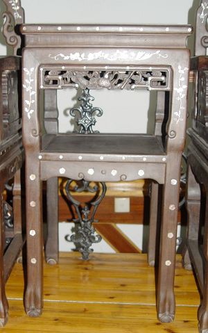 仿清·透雕福寿嵌螺钿红酸枝太师椅-茶几-1.JPG