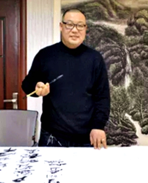 书画家-李  前.webp.jpg